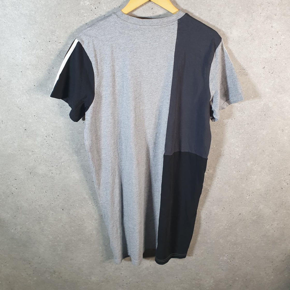 Vintage Adidas Spellout T Shirt Womens Medium Long Grey Three Stripes Logo Athletic