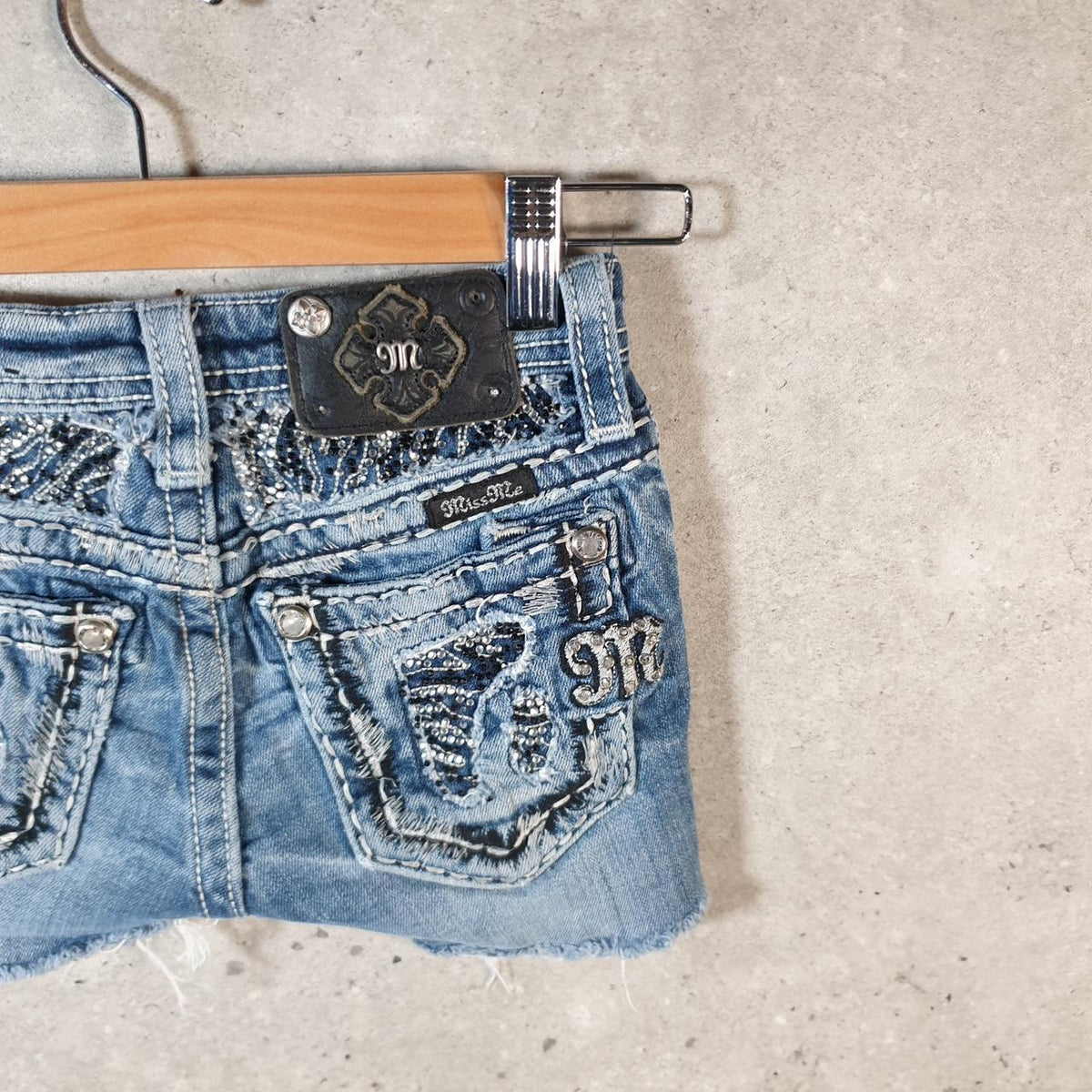 Vintage Miss Me Baggy Y2K Hip Hop Jeans Shorts Jorts Girls 12 Years Old Blue Denim Low Rise