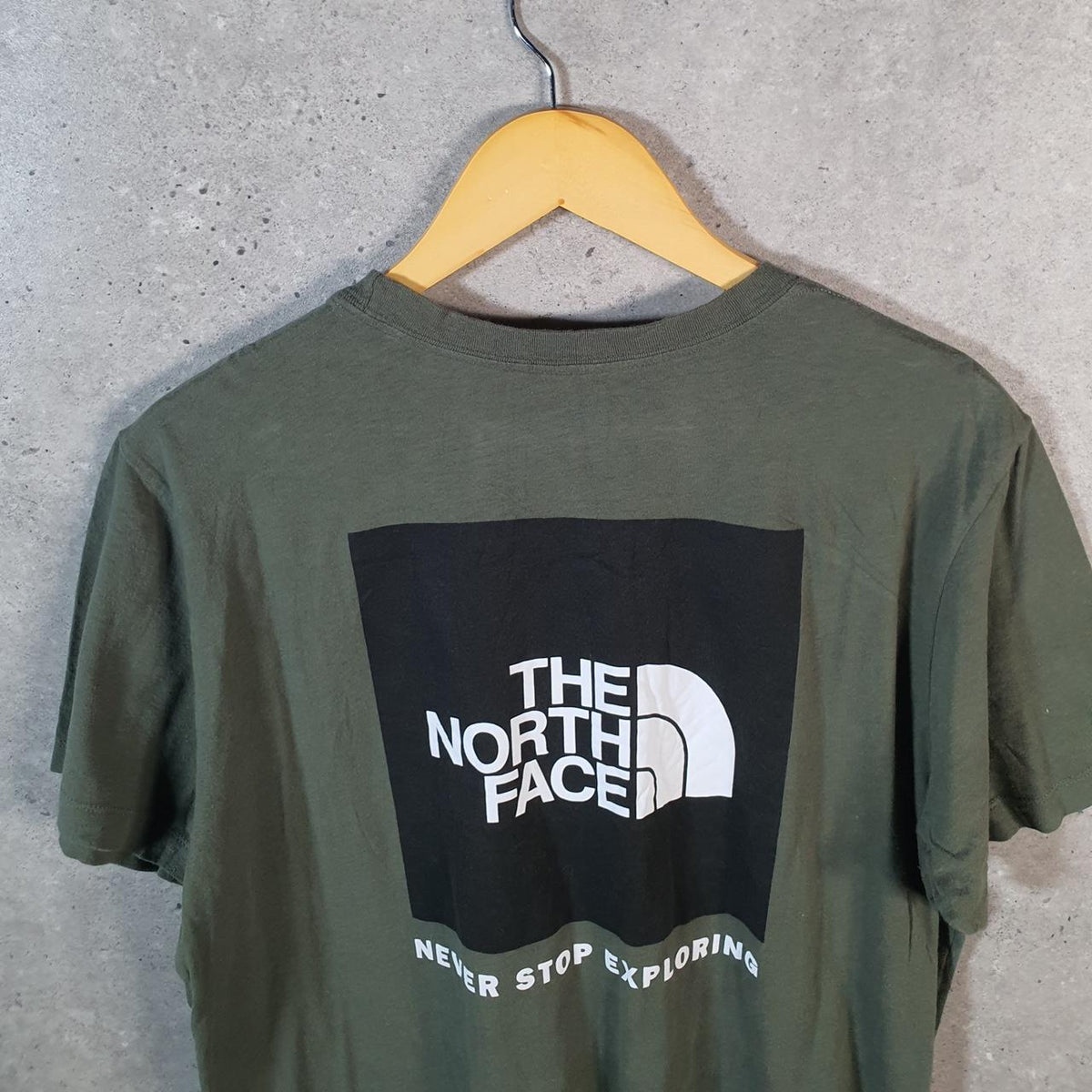 Vintage The North Face TNF Spellout T Shirt Shirt Men’s Medium Khaki Green Logo Athletic C9739
