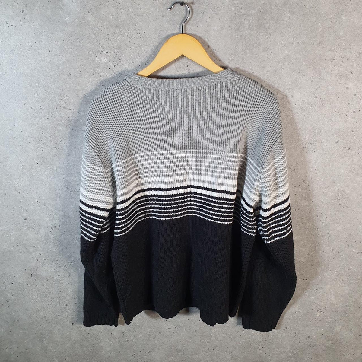 Vintage SouthPole Y2K Spellout Knit Sweater Jumper Mens Small Grey Striped Pullover Hip Hop