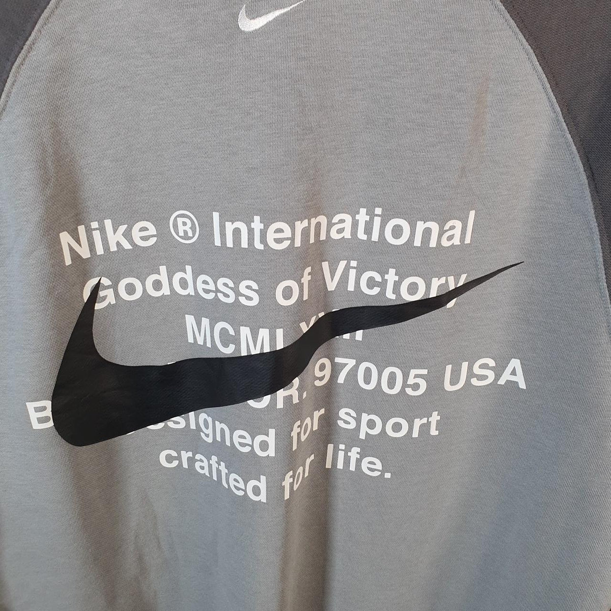 Vintage Nike Club Embroidered Sweatshirt Men’s Medium Grey Swoosh Y2K Pullover Logo
