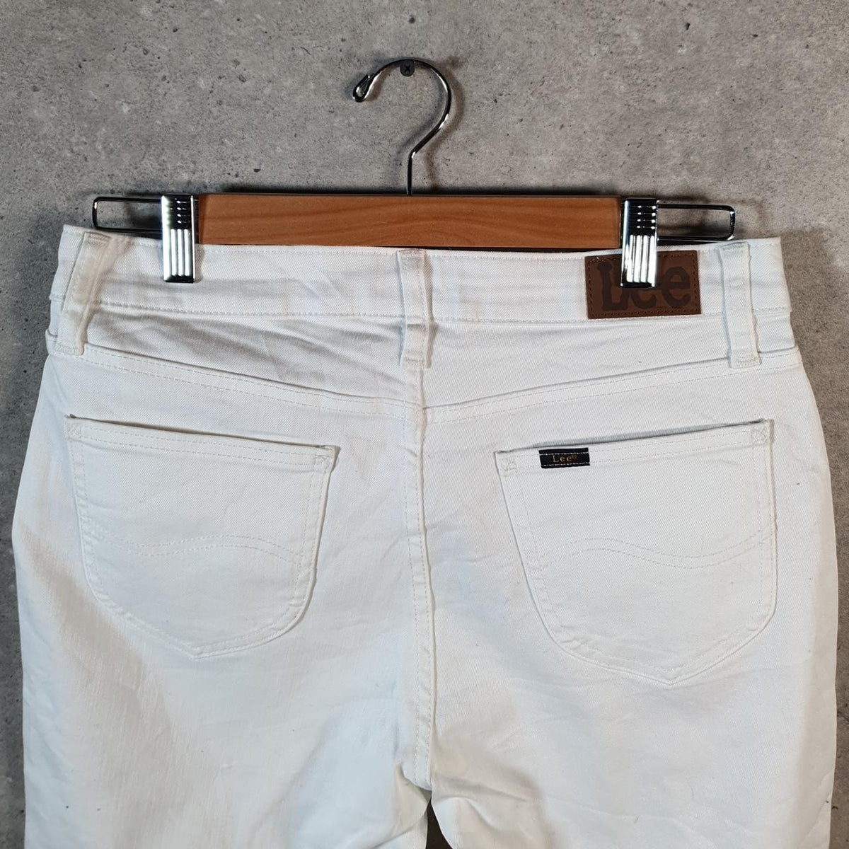 Vintage Lee Mid Rise Baggy Shorts Jorts Cargo Womens W30 White Relaxed Denim A4557