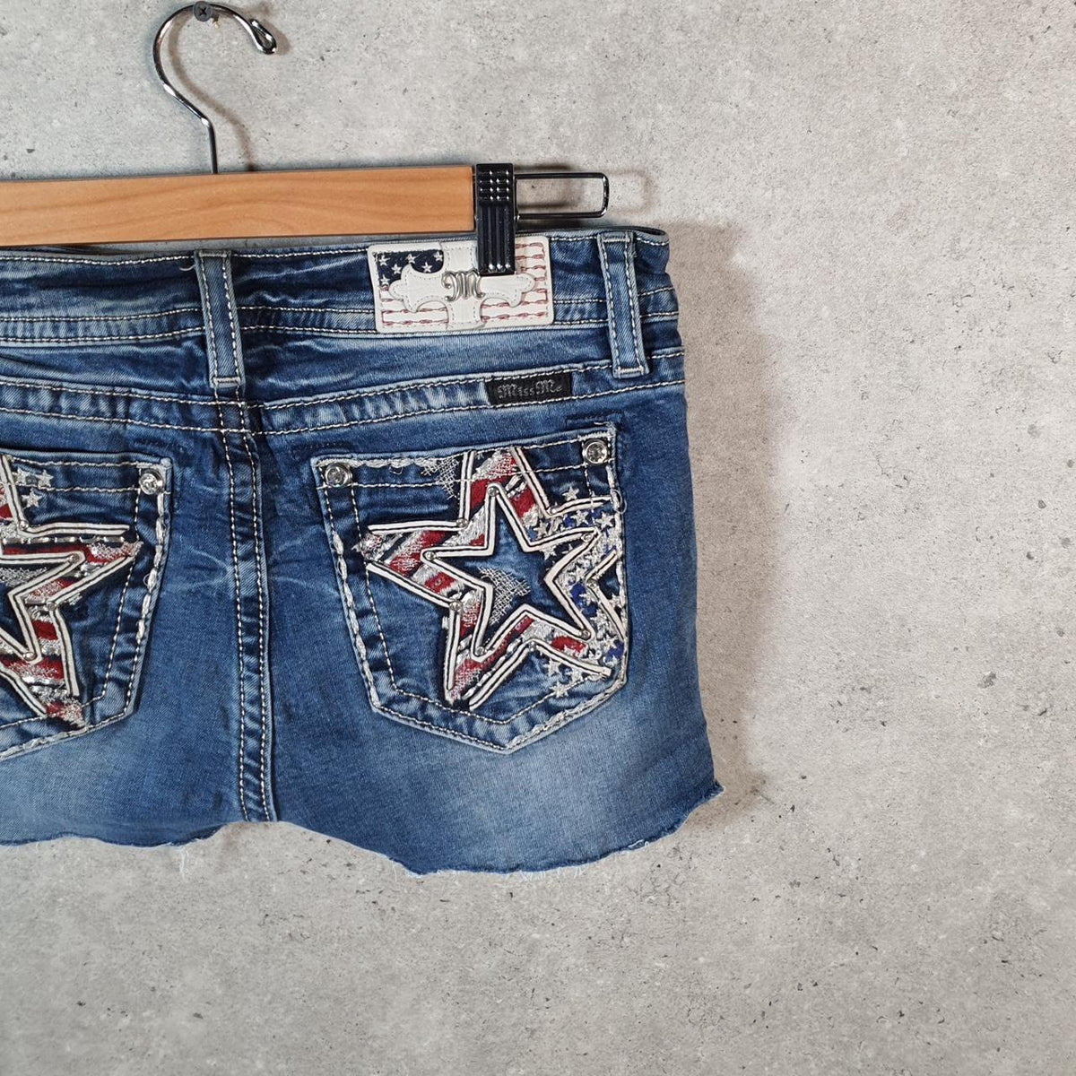 Vintage Miss Me Baggy Y2K Hip Hop Jeans Shorts Jorts Womens W30 Blue Denim USA A4825