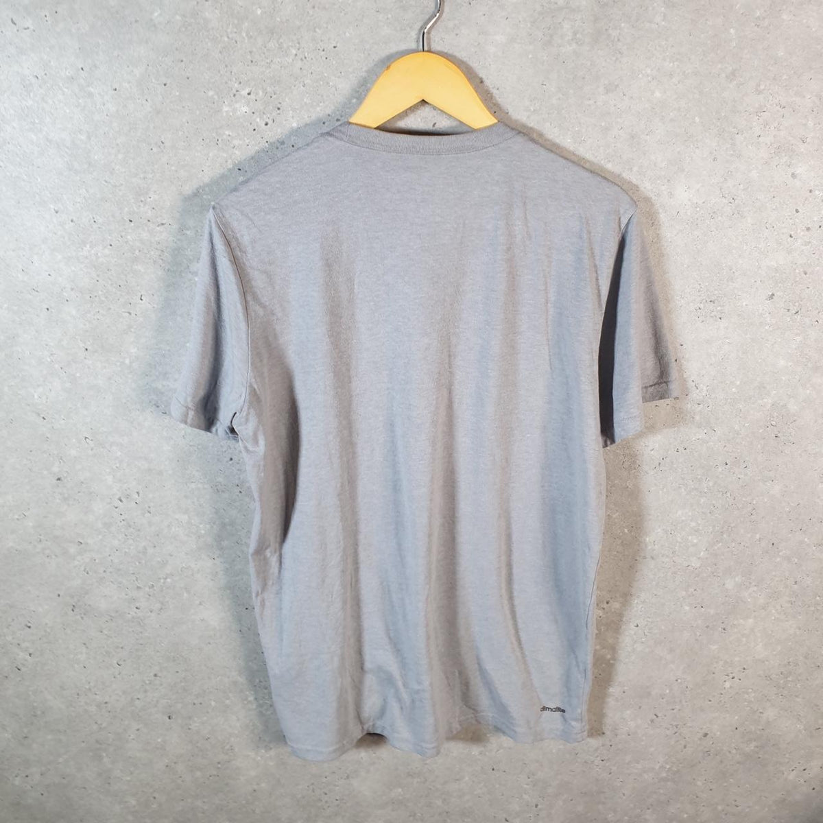 Vintage Adidas Go To Performance T Shirt Men’s Large Grey Three Stripes Logo Athletic