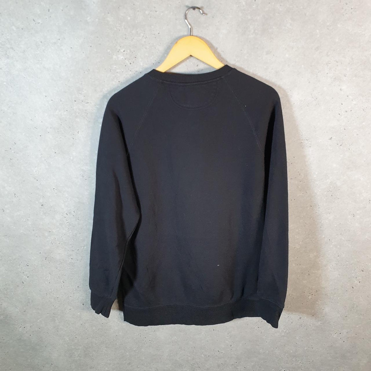 Vintage Carhartt Sweatshirt Womens Medium Black Pullover Blank USA Relaxed Fit