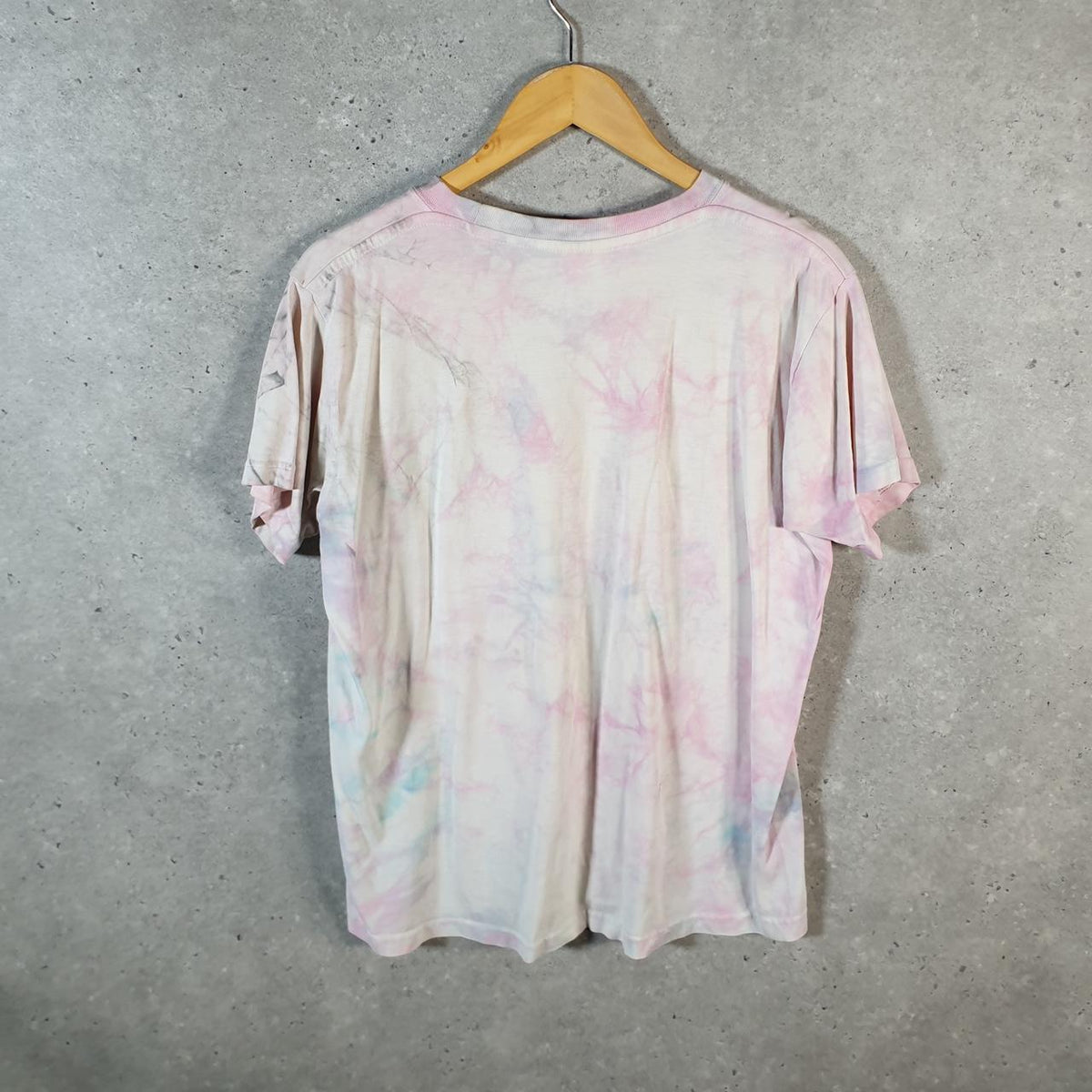 Vintage Stussy Spellout Tie Dye Printed T Shirt Men’s Small Pink Graphic Short Sleeve Big Fish Vintage