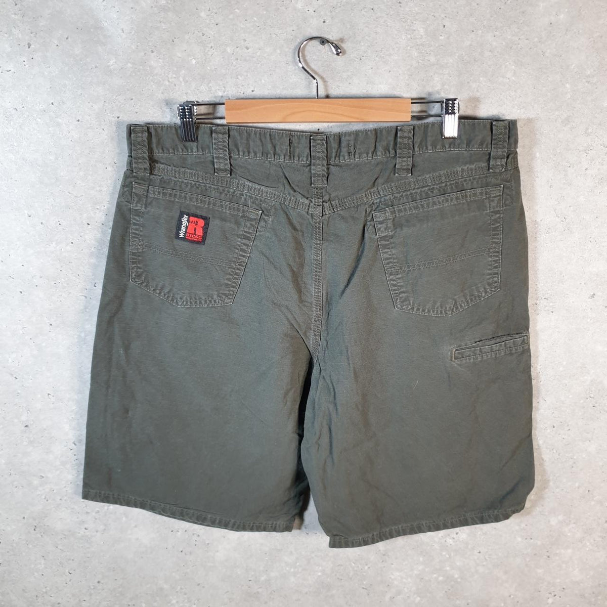 Vintage Wrangler Shorts Jorts Cargo Men’s W38 Relaxed Khaki Green Baggy Cotton