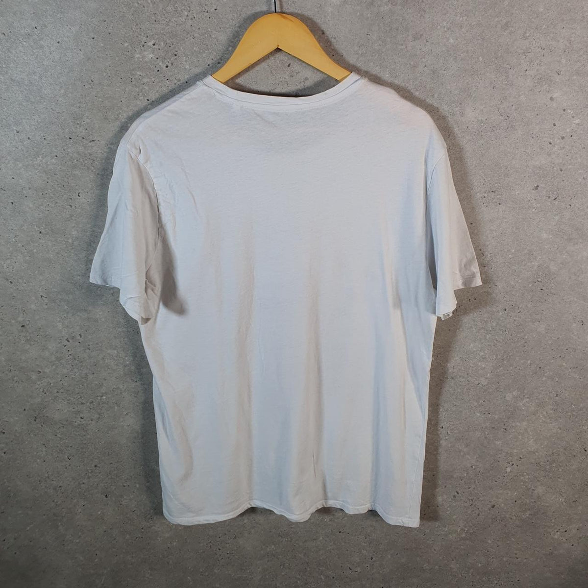 Vintage Guess Spellout Graphic T Shirt Men’s XL White Casual Sports Logo Athletic