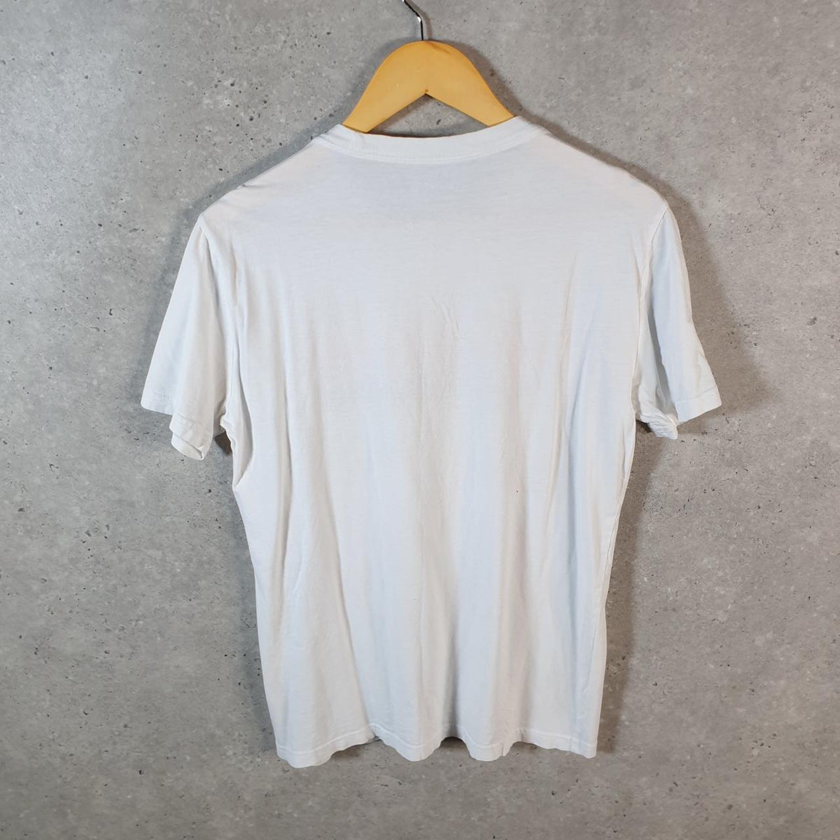 Vintage Calvin Klein T Shirt Men’s Small White Classic Fit Spellout Logo