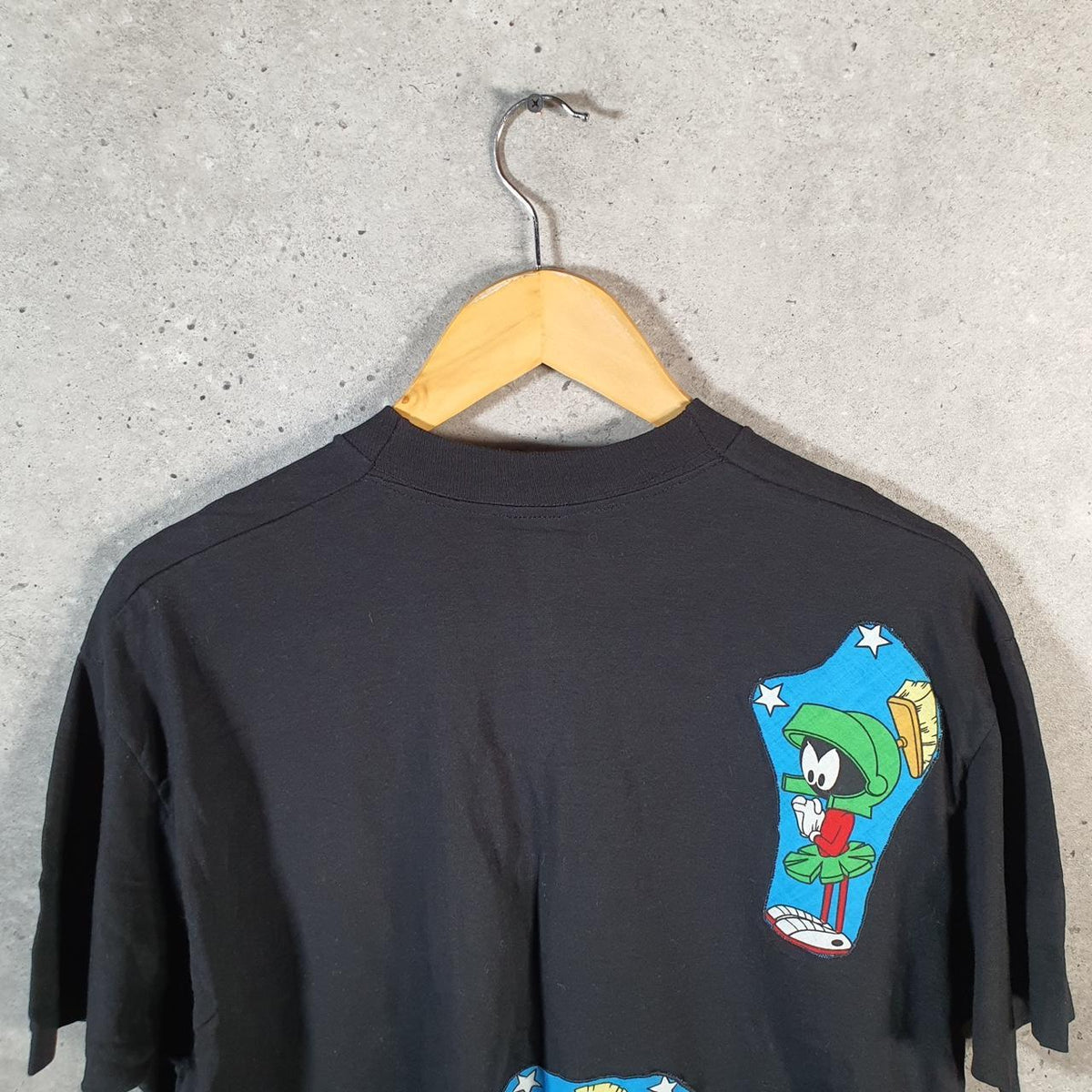 Vintage Fruit of the Loom Marvin The Martian 90s Single Stitch T Shirt Men’s XL Black Big Fish Vintage