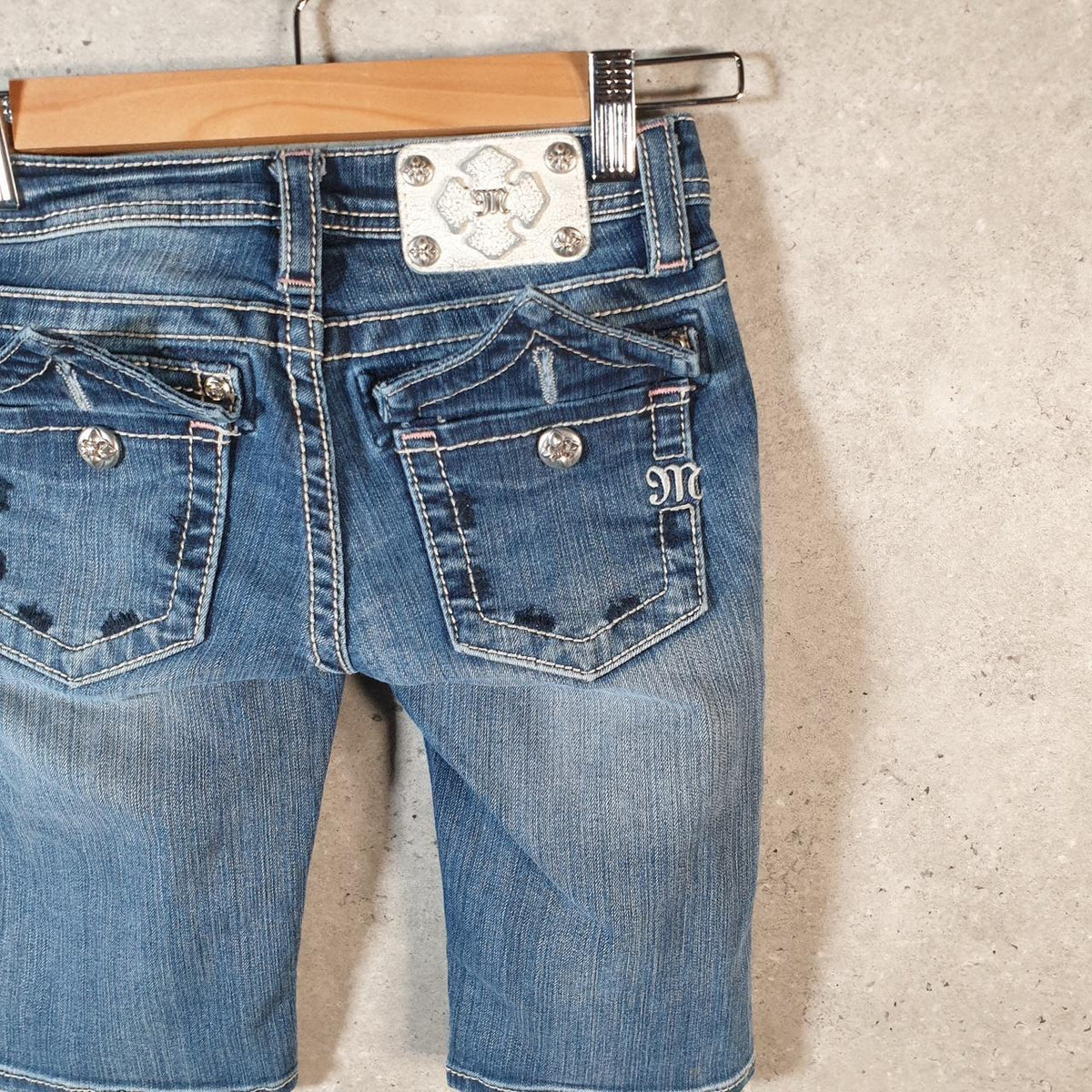 Vintage Miss Me Baggy Y2K Hip Hop Jeans Shorts Jorts Womens W24 Blue Denim Low Rise