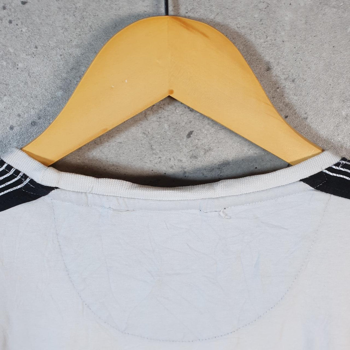 Vintage DKNY Spellout T Shirt Men’s Medium White Graphic Logo Casual C9953