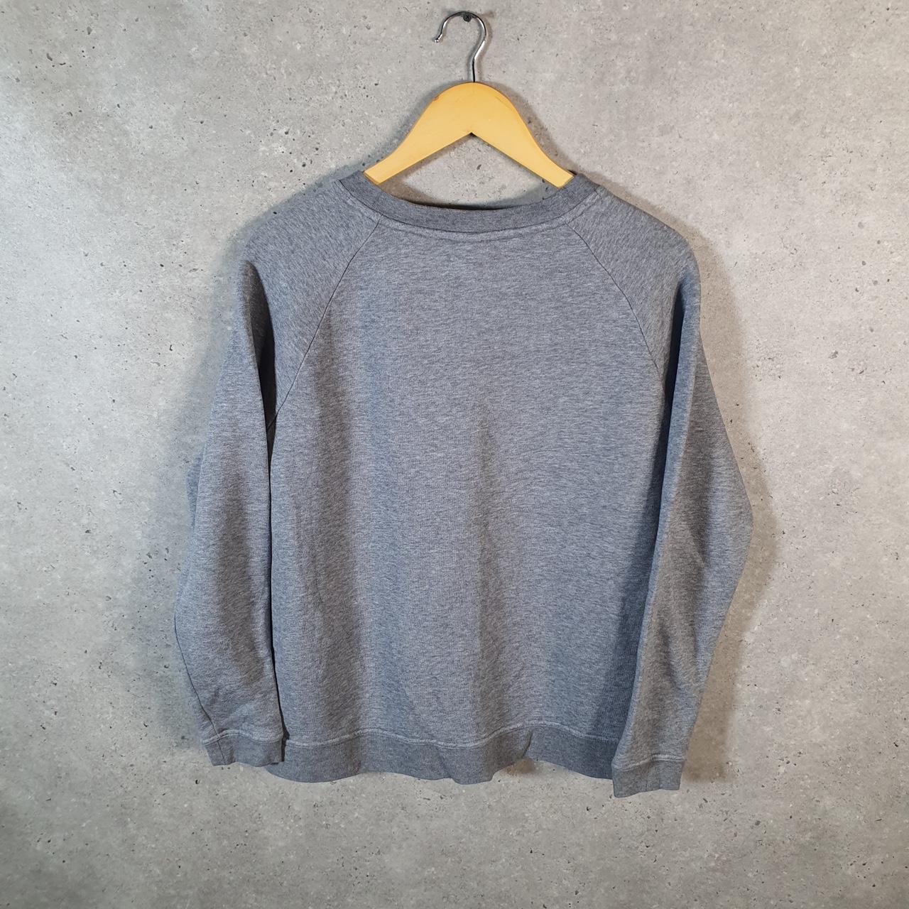 Vintage Nike Club Sweatshirt Womens Medium Grey Swoosh Y2K Pullover Logo
