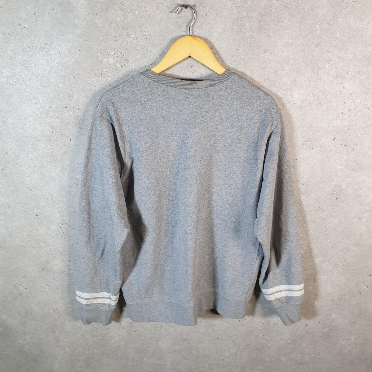 Vintage Nike Spellout Sweatshirt Womens Medium Grey Swoosh Y2K Pullover