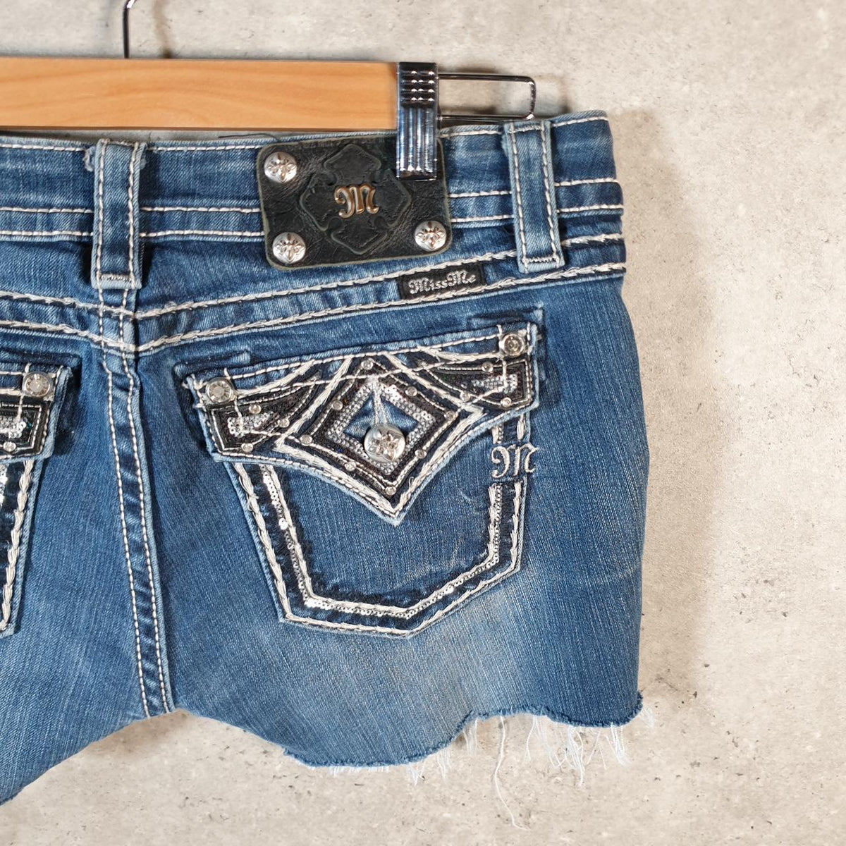 Vintage Miss Me Baggy Y2K Hip Hop Jeans Shorts Jorts Womens W30 Blue Denim Low Rise