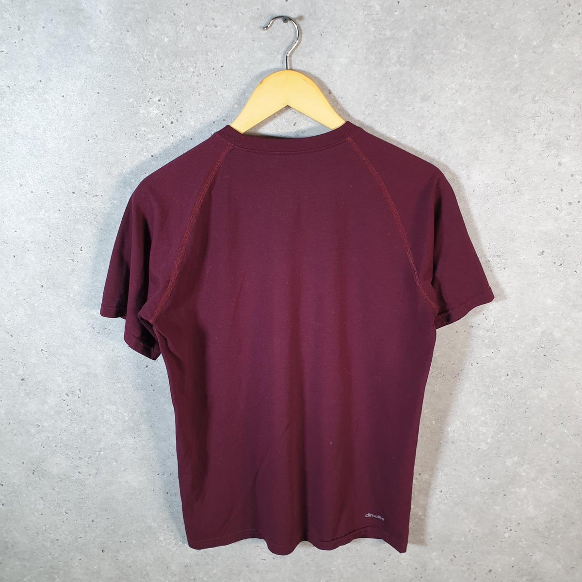 Vintage Adidas Ultimate Texas Aggies T Shirt Men’s Medium Burgundy Three Stripes Logo Athletic