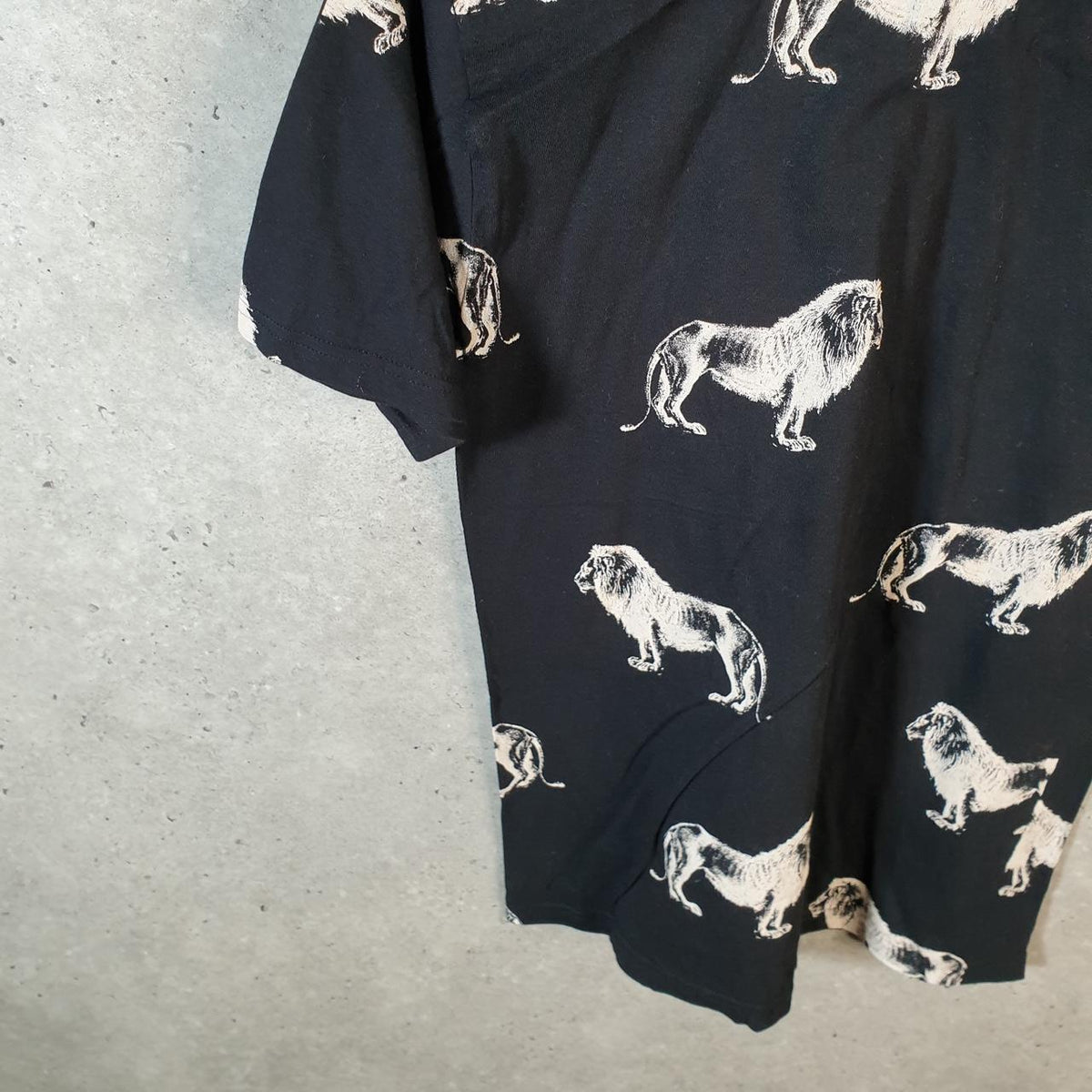 Vintage Stussy Lion All Over Print AOP T Shirt Men’s Small Black Graphic Short Sleeve