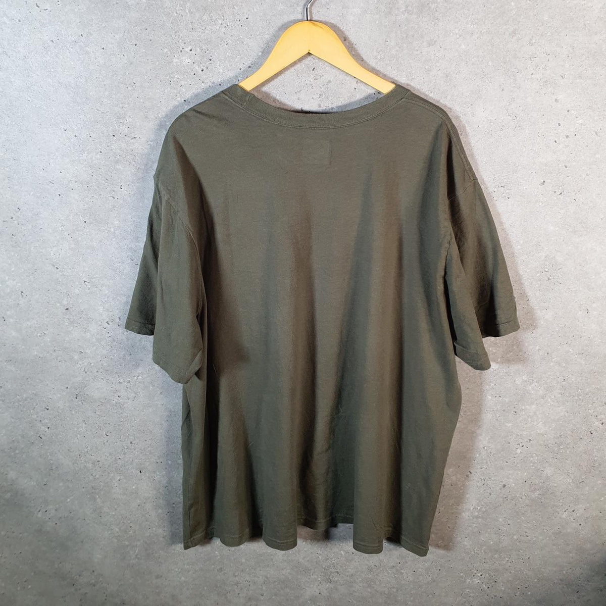 Vintage Wrangler Workwear T Shirt Men’s 2XL Khaki Green Logo Athletic Casual