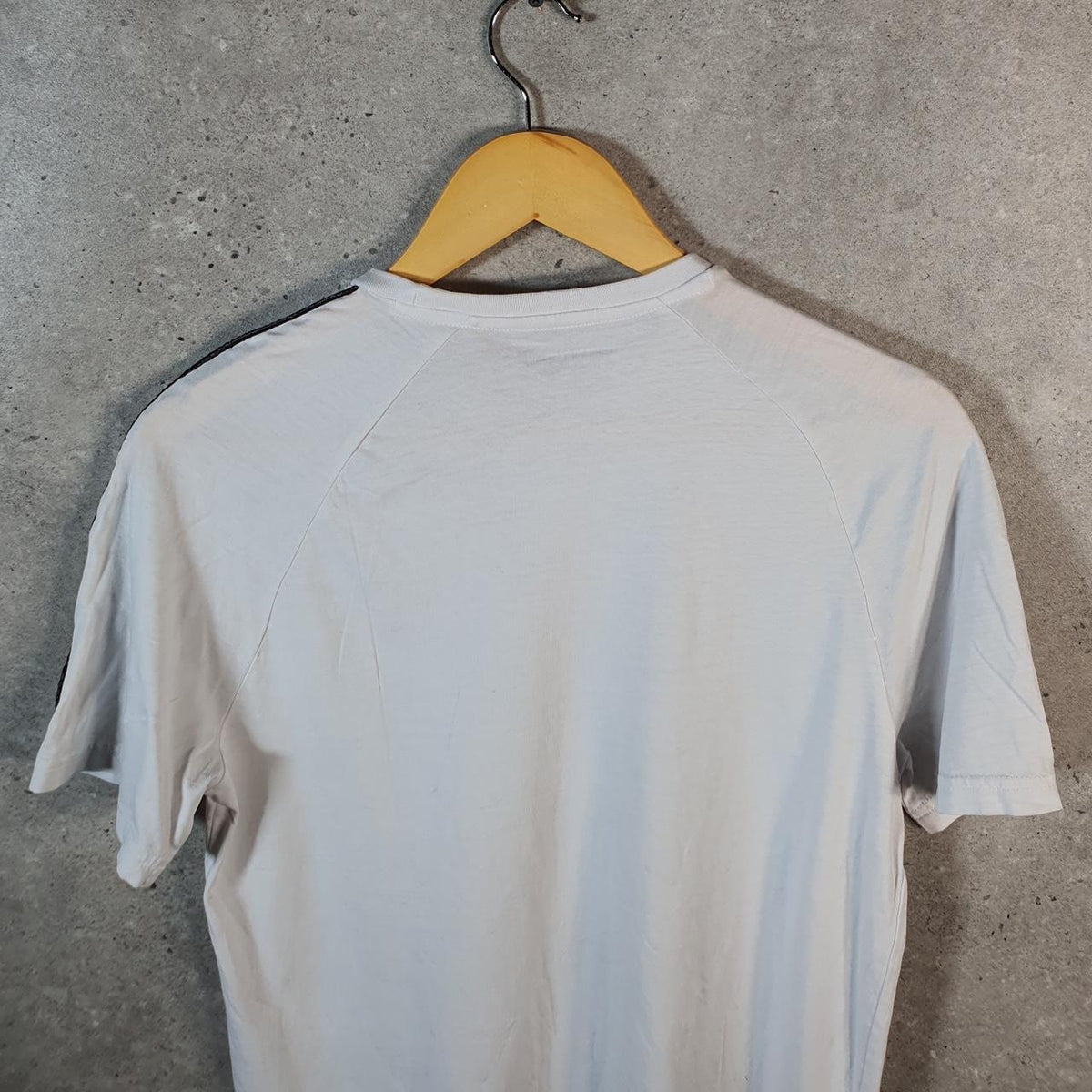 Vintage Calvin Klein Spellout T Shirt Men’s XS White Casual Sports C9834