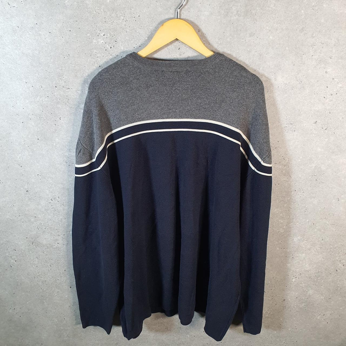 Vintage Walter Disney World Mickey Mouse Knit Sweatshirt Mens XL Grey Logo Winter