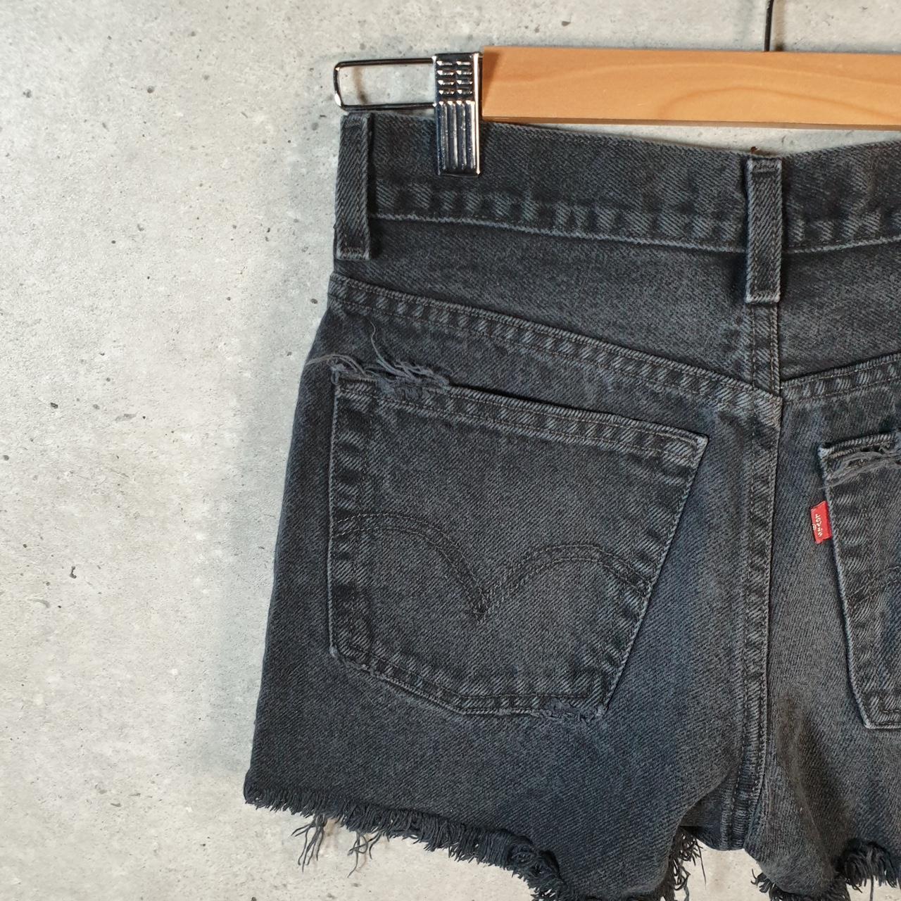 Vintage Levi’s 550 Cut Off Baggy Shorts Jorts Cargo Womens W27 Grey Relaxed Denim