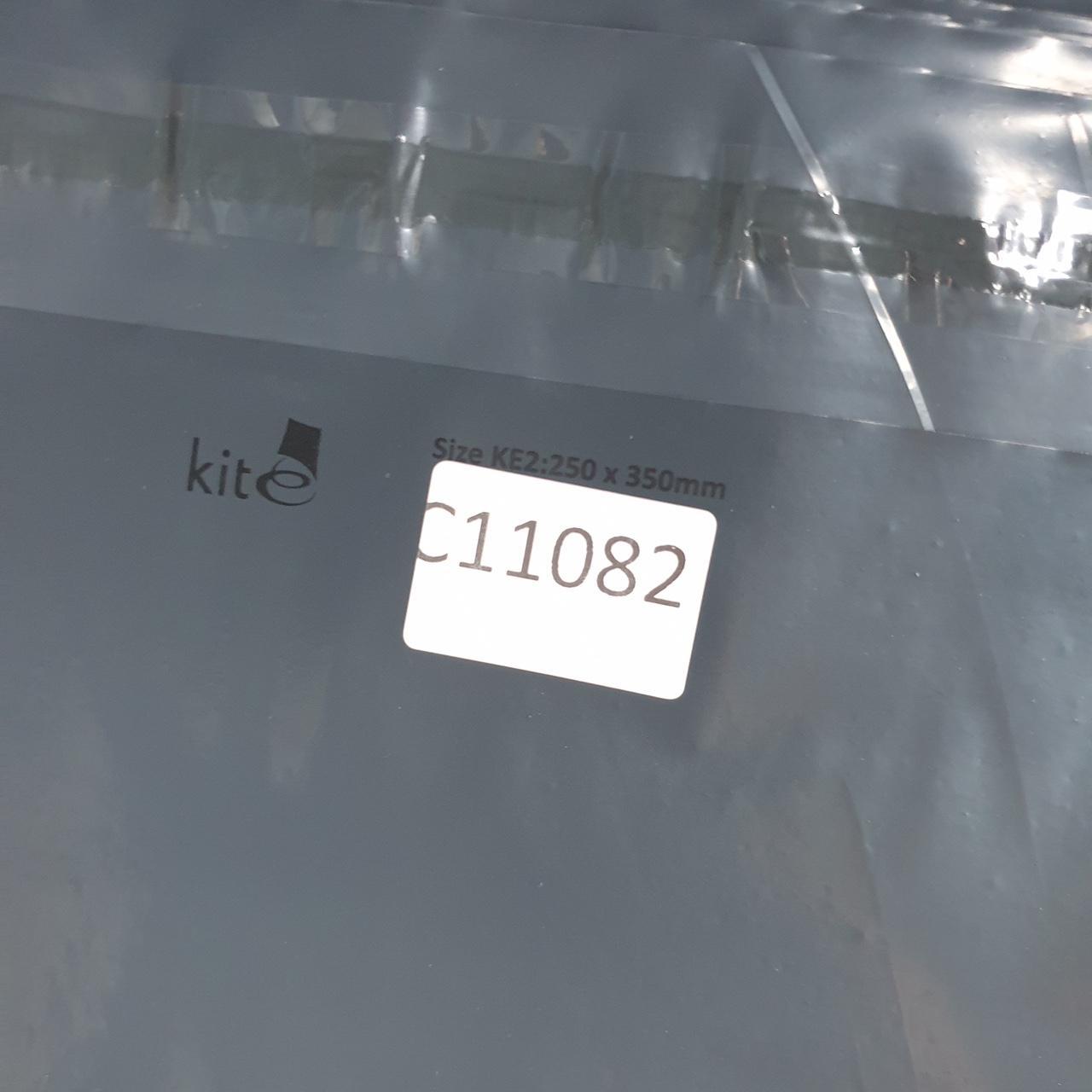 Vintage Adidas Spellout T Shirt Men’s Medium Grey Three Stripes Logo Athletic