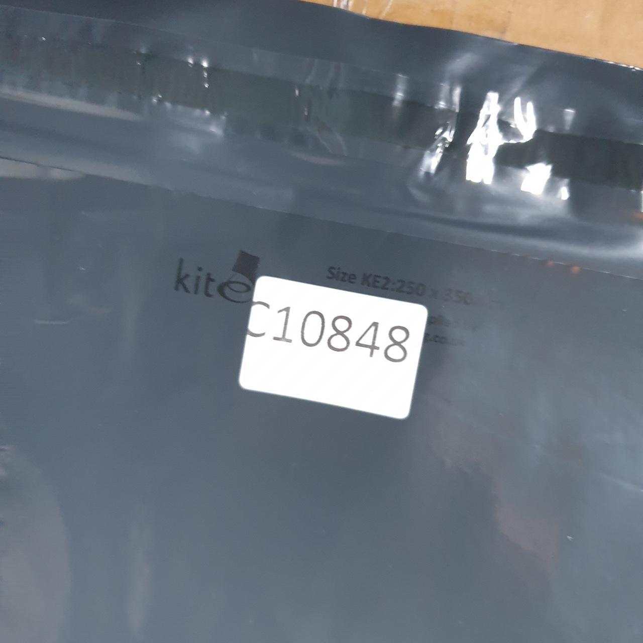 Vintage Tommy Hilfiger Polo Shirt Men’s XL Navy Blue Custom Fit Embroidered Logo