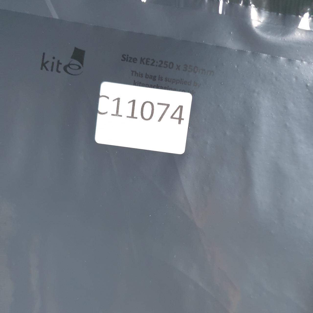 Vintage Adidas Spellout T Shirt Womens Large White Three Stripes Logo Athletic