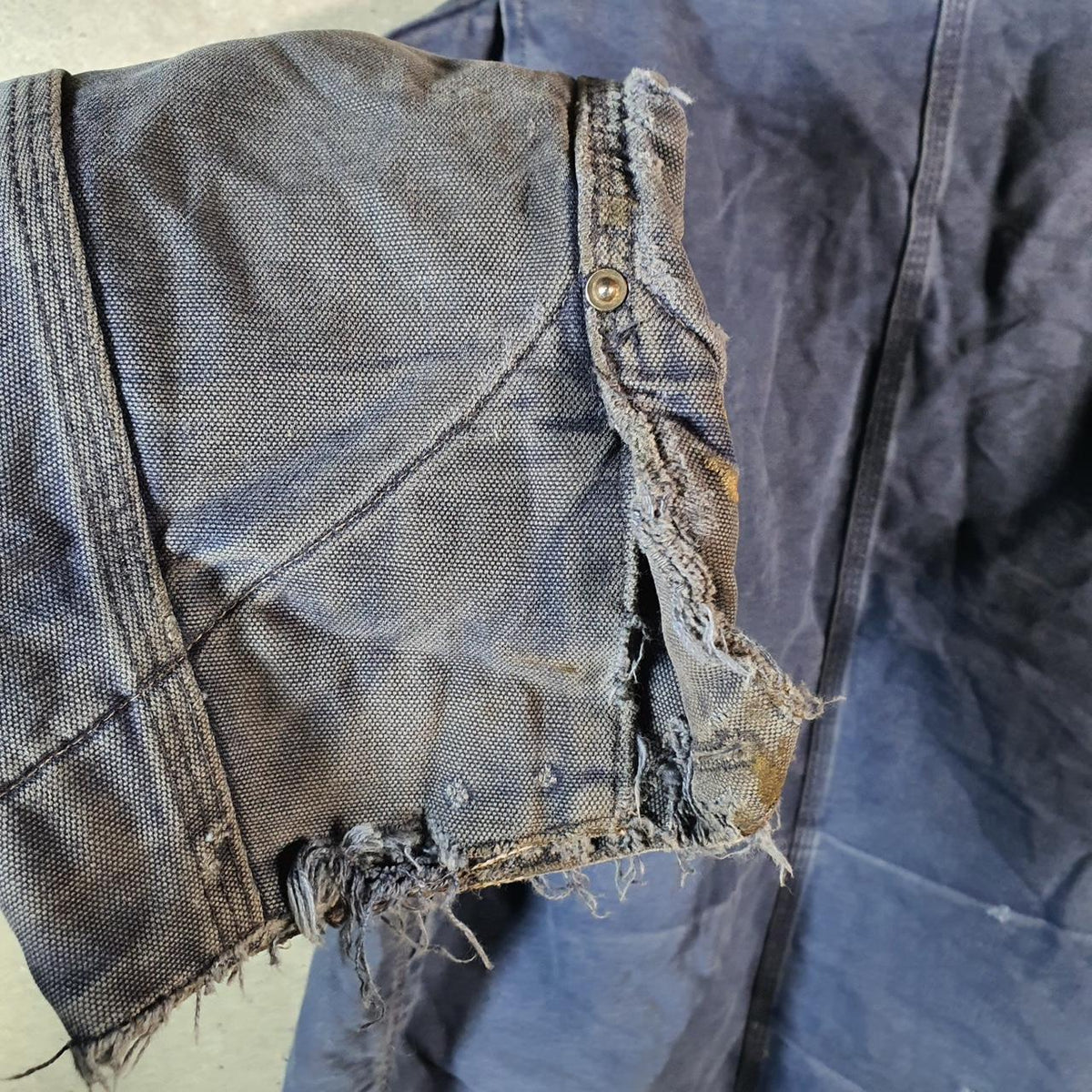 Vintage Carhartt Barn Chore Blanket Lined Jacket Men’s Large Blue Canvas USA Big Fish Vintage