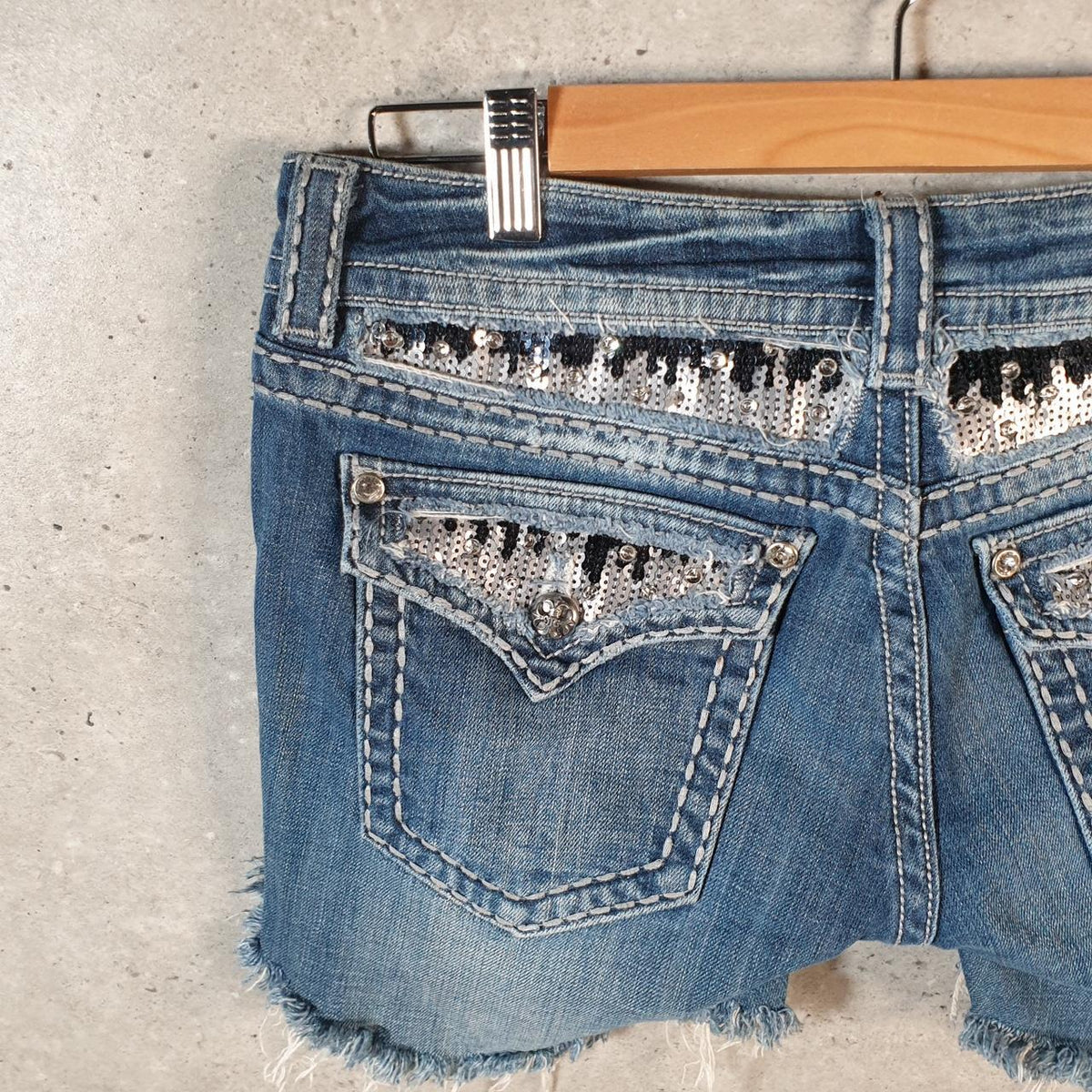 Vintage Miss Me Baggy Y2K Hip Hop Jeans Shorts Jorts Womens W30 Blue Denim Low Rise