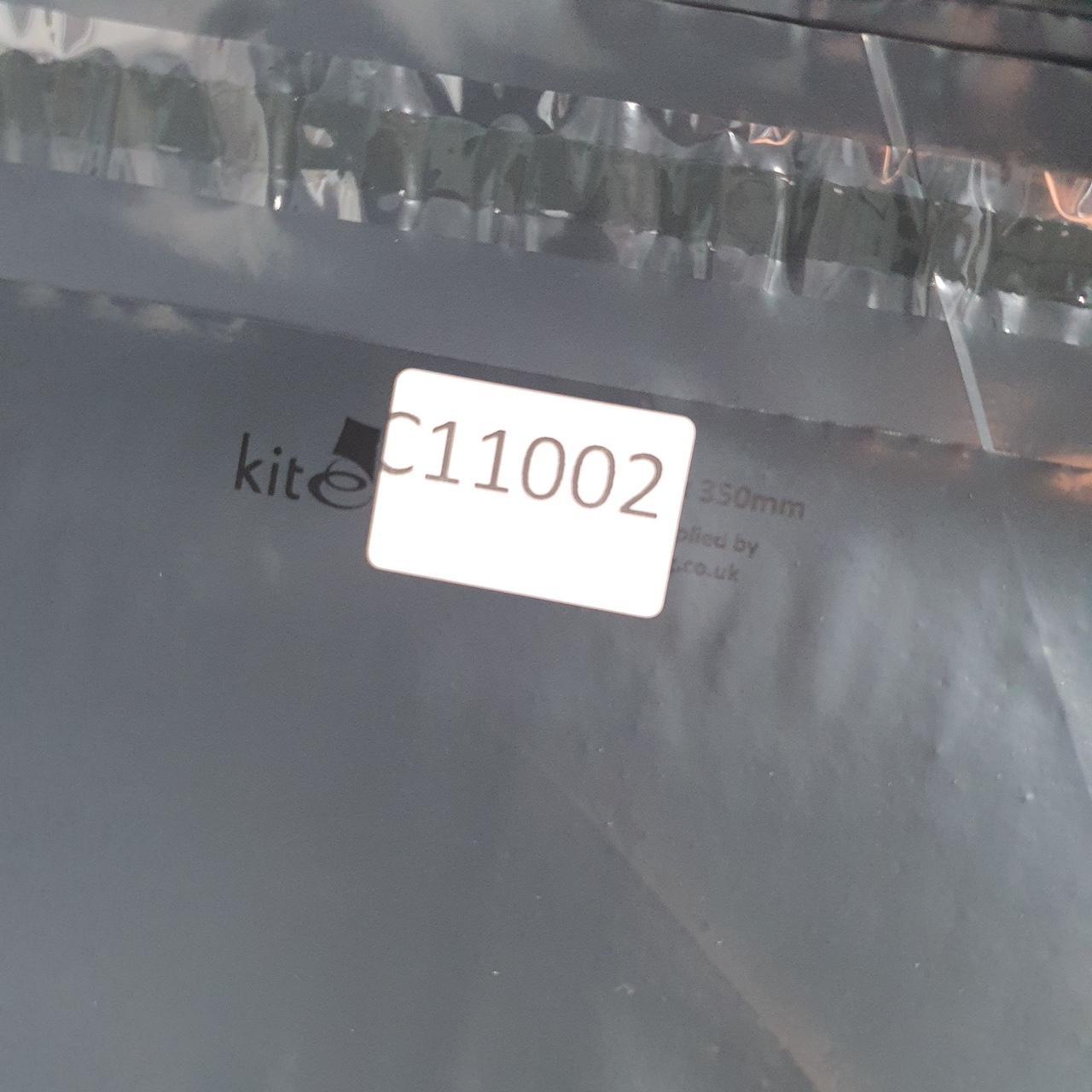 Vintage Tommy Hilfiger T Shirt Men’s Large Black Striped Regular Fit Embroidered Logo