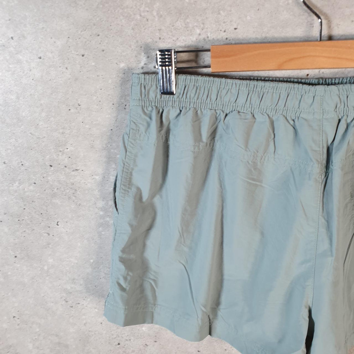 Vintage Columbia Performance Fishing Gear Shorts Womens Large Blue Athletic Hiking