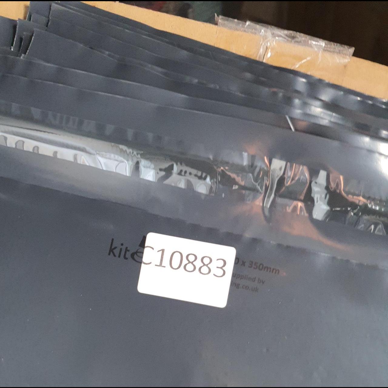 Vintage Calvin Klein Graphic Blank T Shirt Men’s Medium White Casual Sports