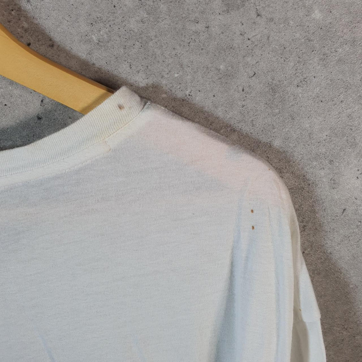 Vintage Calvin Klein Graphic T Shirt Men’s 2XL White Regular Fit Spellout Logo