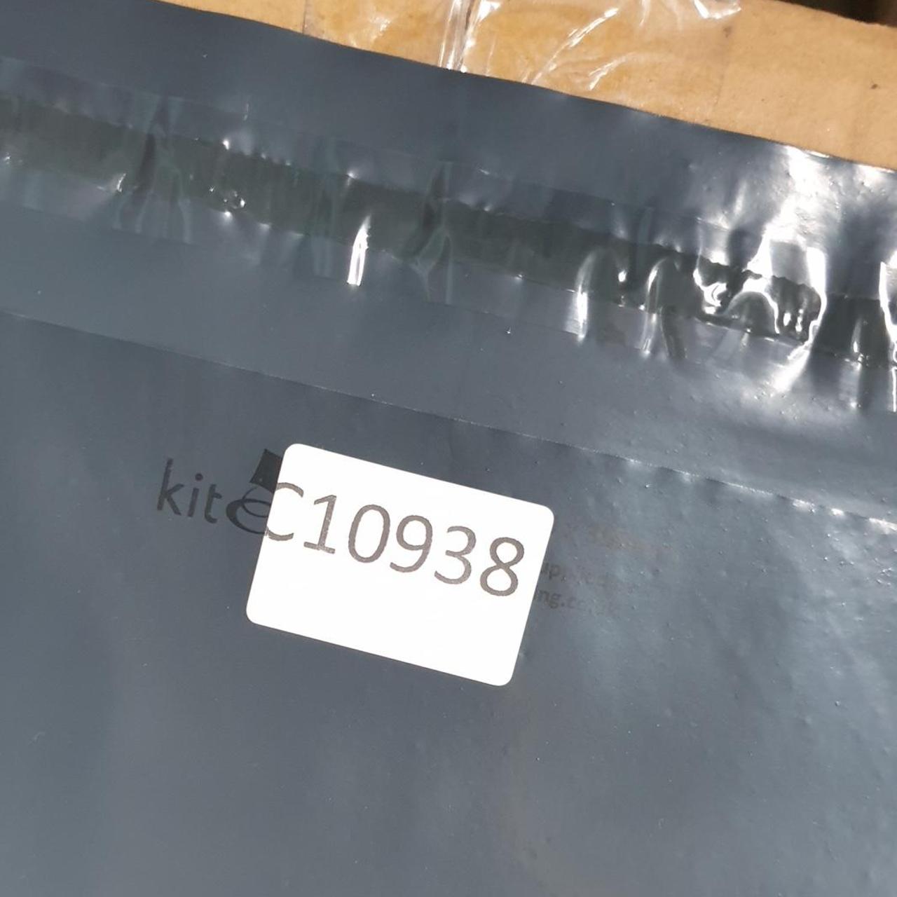 Vintage Calvin Klein Spellout T Shirt Men’s Small Grey Casual Sports