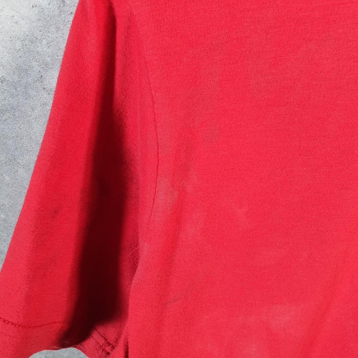 Vintage Disney Land Mickey Mouse T Shirt Men’s Medium Red Graphic Cartoon