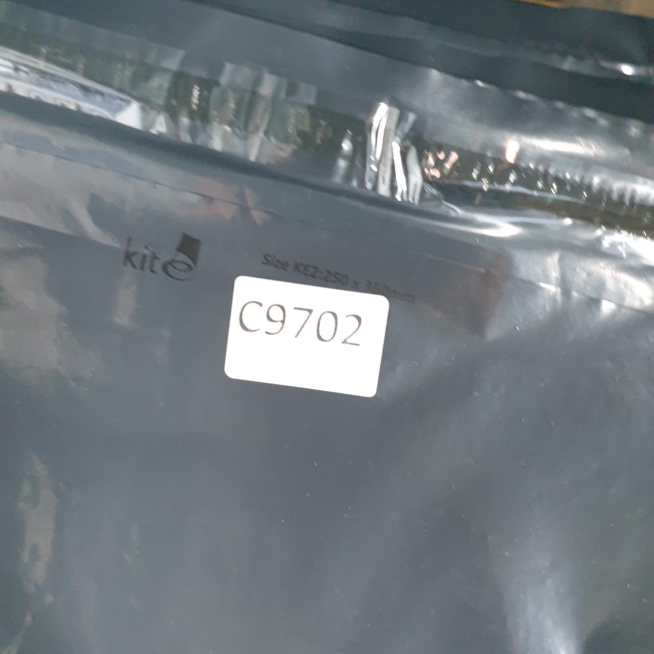 Vintage Adidas Spellout T Shirt Shirt Men’s Medium Grey Three Stripes Logo Athletic C9702