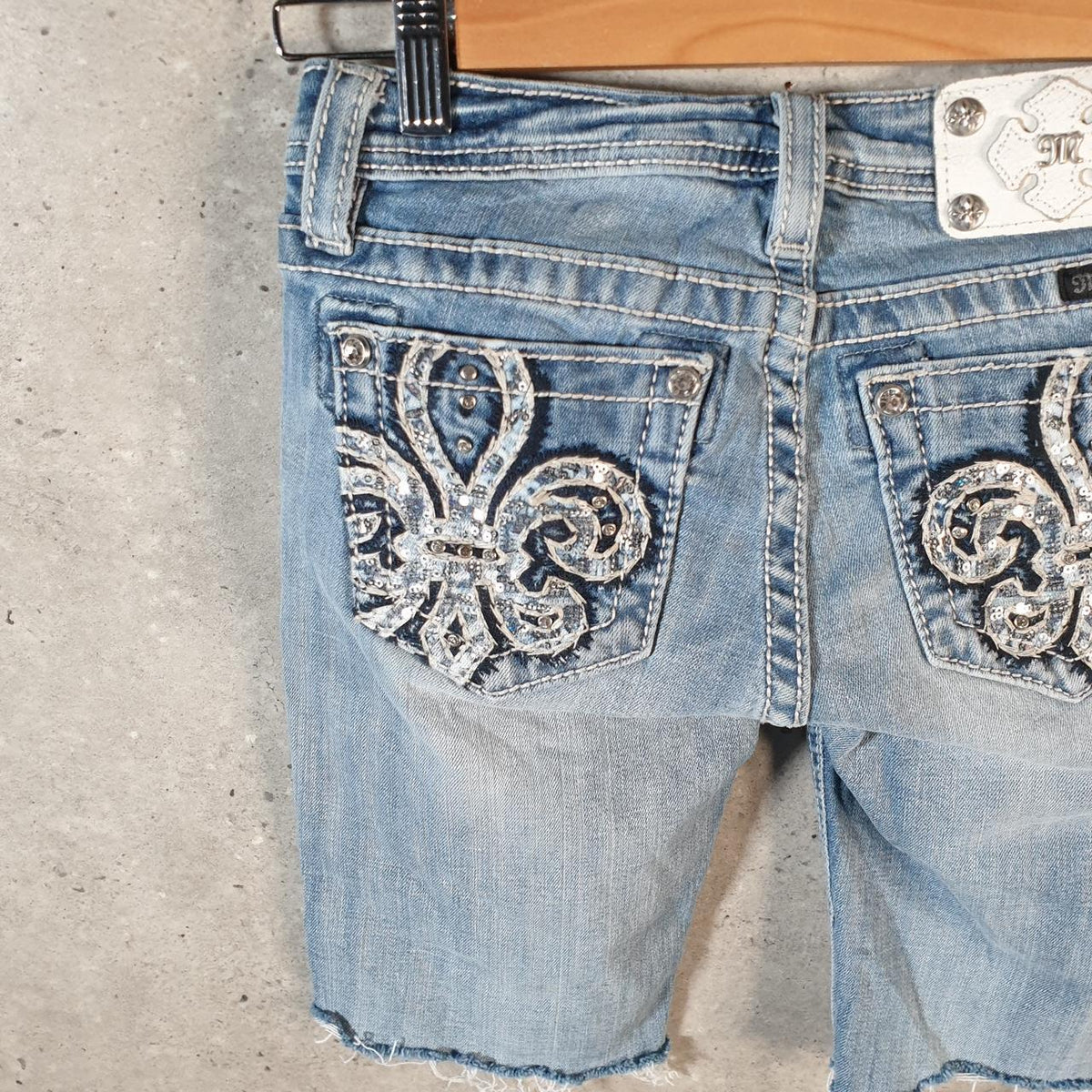 Vintage Miss Me Baggy Y2K Hip Hop Jeans Shorts Jorts Womens W24 Blue Denim Low Rise