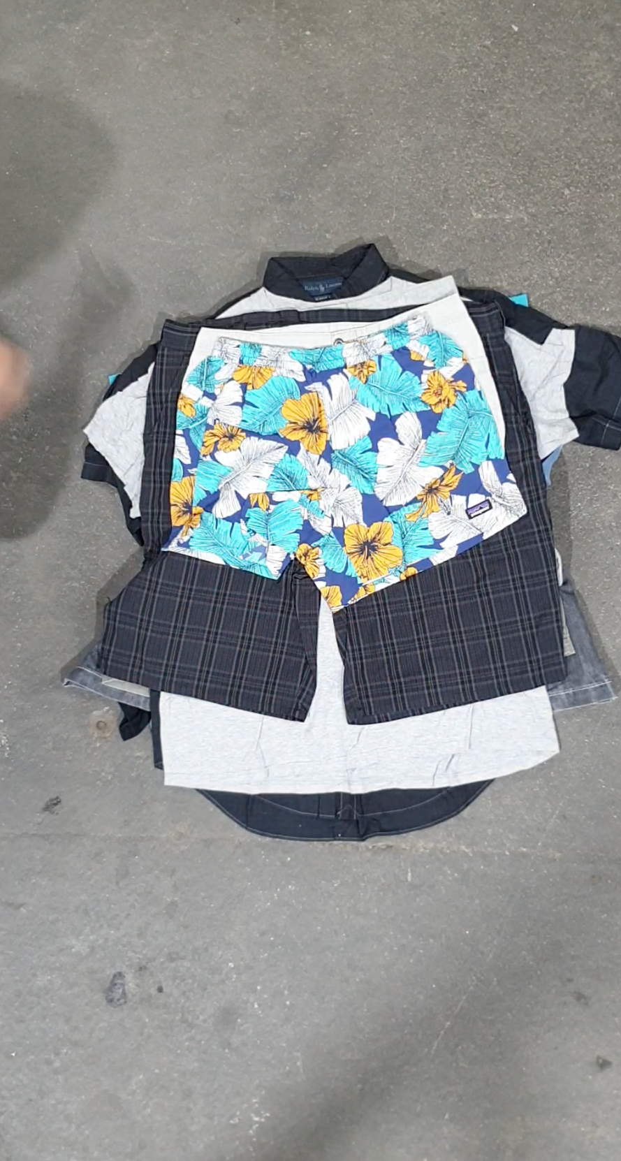 46 Piece Ralph Lauren, Patagonia, Dickies, Carhartt, Branded & Single Stitch Shirts B31